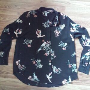 H & M Women's Blouse Sz US 8 CA 8 EUR 40 Extra Button Black With Birds
